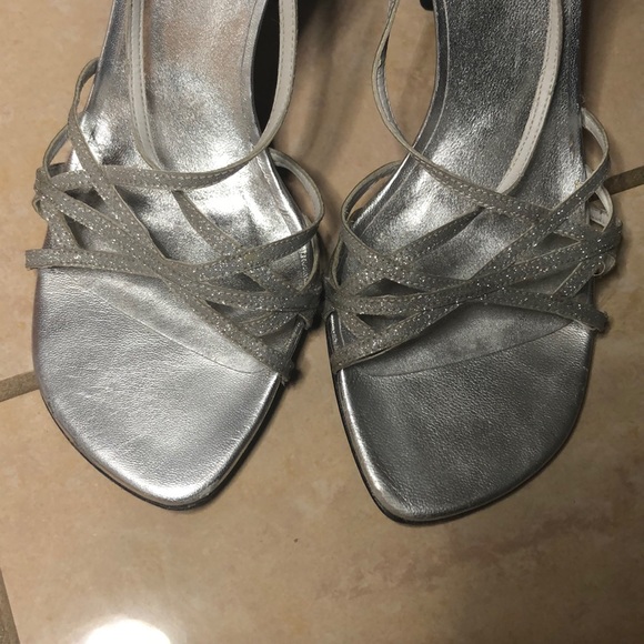 Stuart Weitzman silver heels - Picture 3 of 6